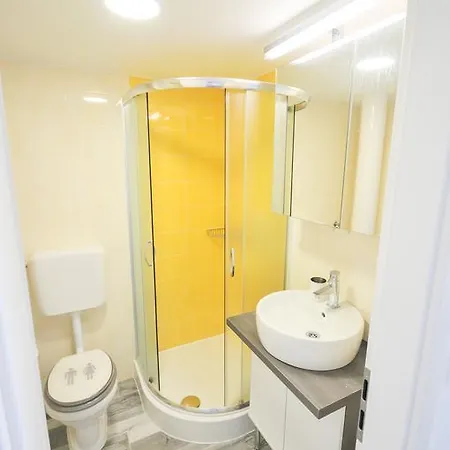 Appartement Tobacna Yellow *